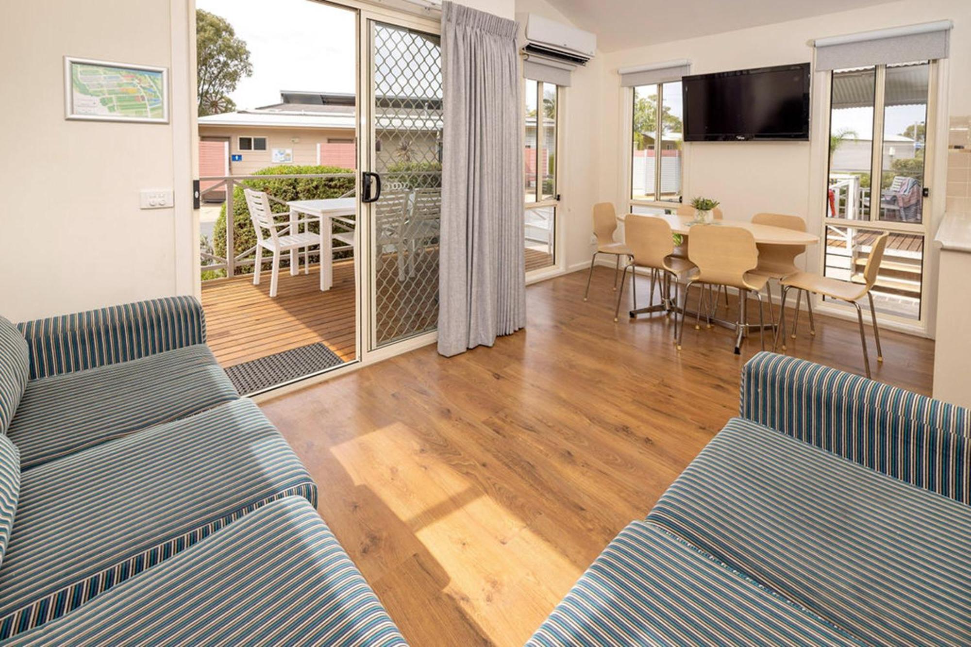 Big4 Deniliquin Holiday Park Δωμάτιο φωτογραφία