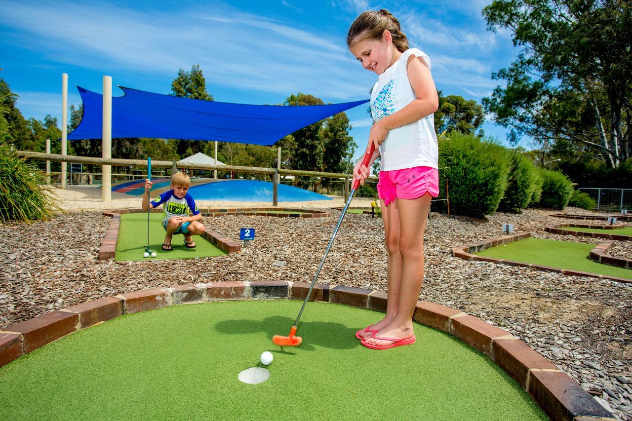 Big4 Deniliquin Holiday Park Εξωτερικό φωτογραφία